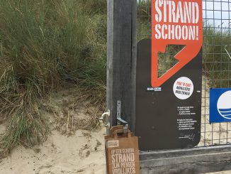 Renesse, Strand schoon, Müll muss mit